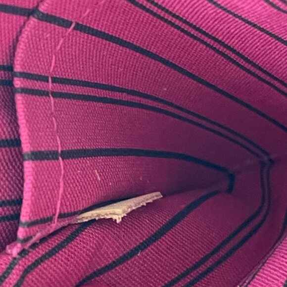 Louis Vuitton Monogram Canvas Neverfull Pouch Red Interior  (116630-1) - Picture 9 of 9